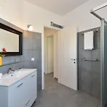 Aspro Villas Piso Livadi