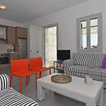 Aspro Villas Piso Livadi
