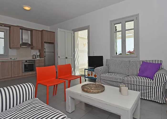 Aspro Villas Piso Livadi